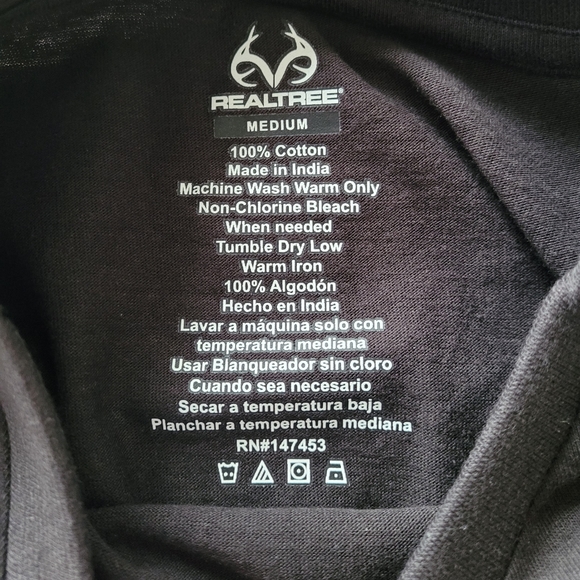 Realtree American flag and buck themed men's black tee shirt size medium - Picture 3 of 5